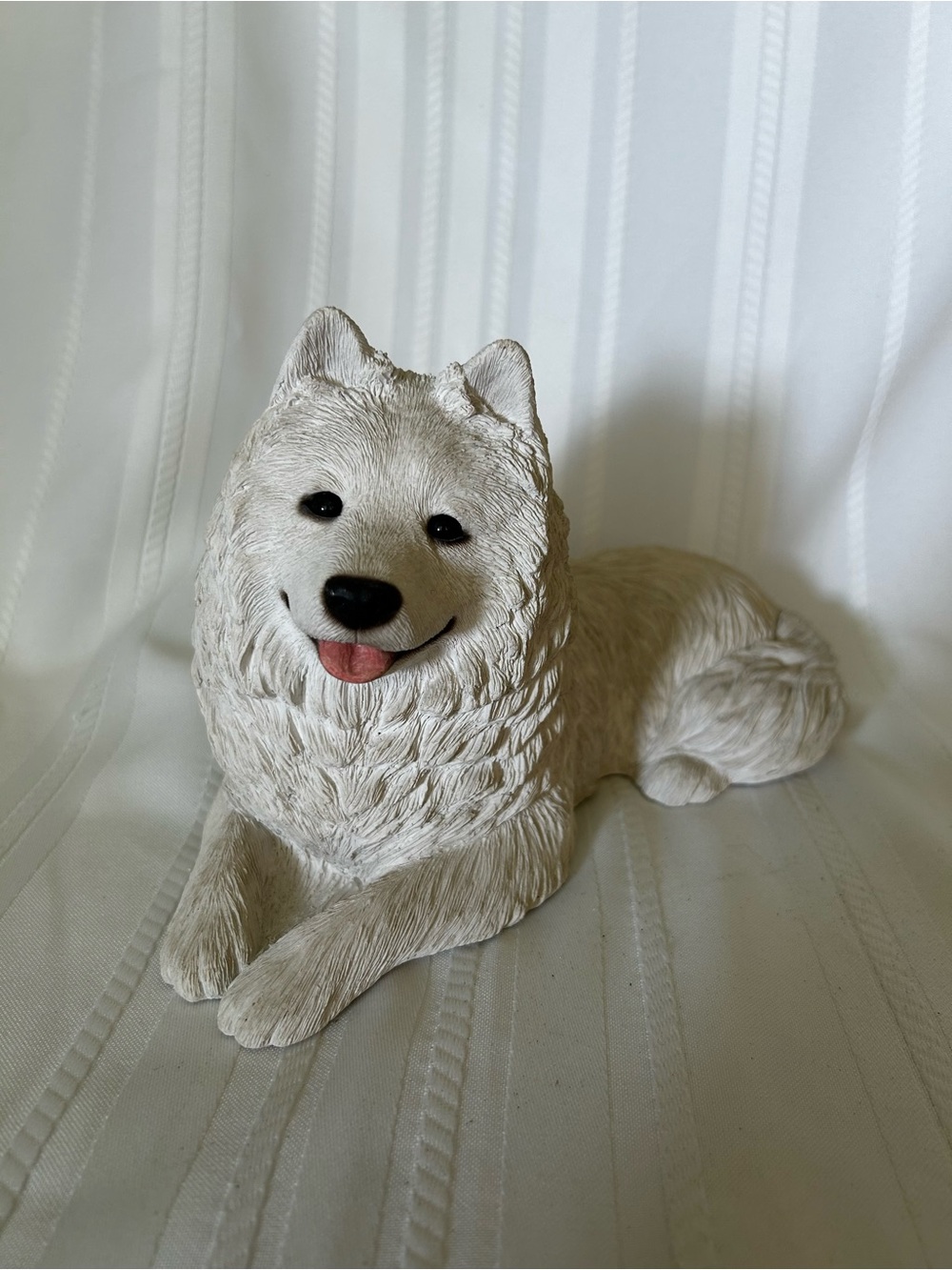 Sandicast Samoyed Dog White Black Pink Hand-Painted Home Accent Decor